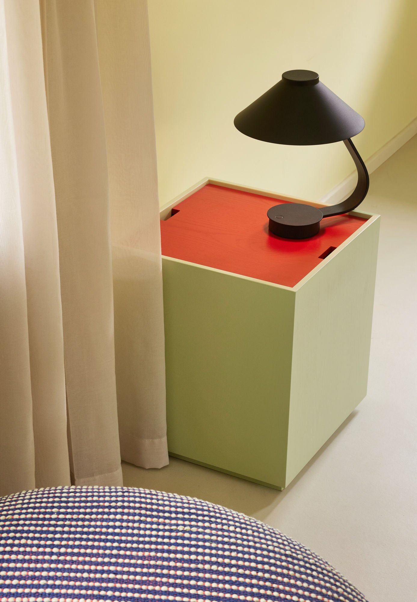 Hübsch Vault Side Table/Storage Box Light Green/Red