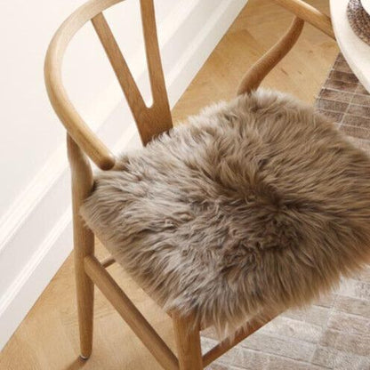 Sittepute m/fyll | Langhåret | New Zealand | 37x37 cm