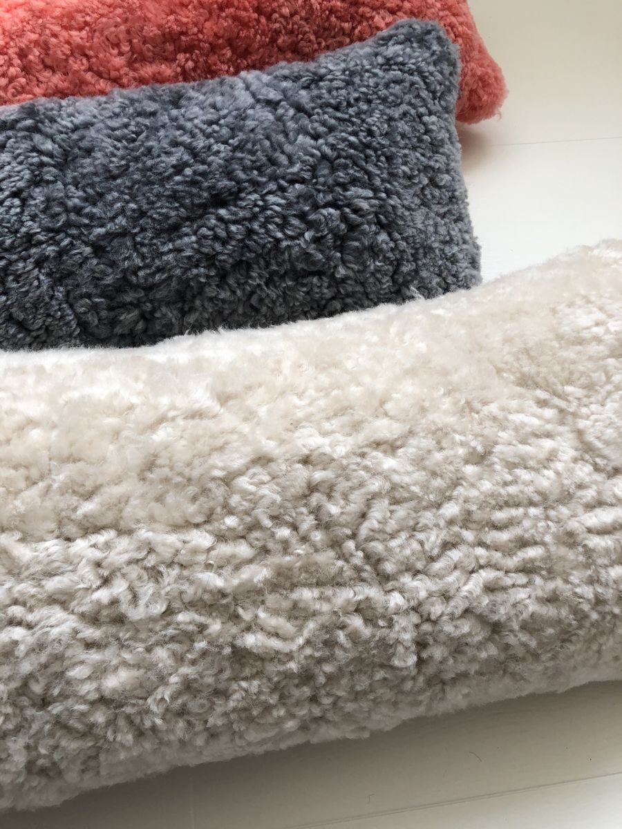 Lammeskinnspute | Korthåret | New Zealand | Dobbeltsidig | 30x60 cm