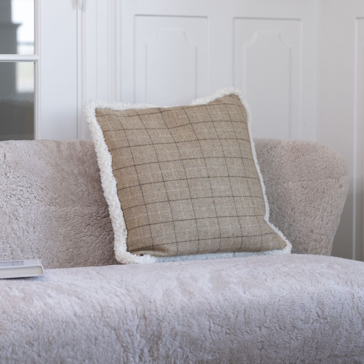 Sjekket samling | Ullpute | Korthåret | 52x52 cm