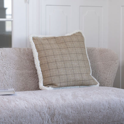 Sjekket samling | Ullpute | Korthåret | 52x52 cm