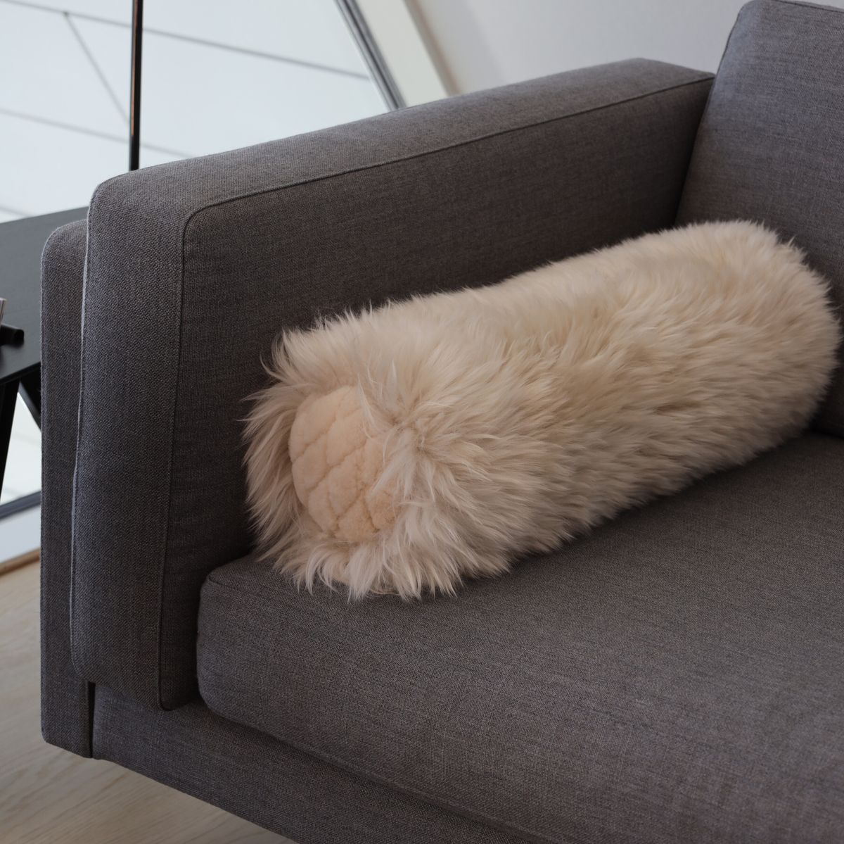 Bolsterpute | Langhåret, mokkasin | New Zealand | D20xL52 cm