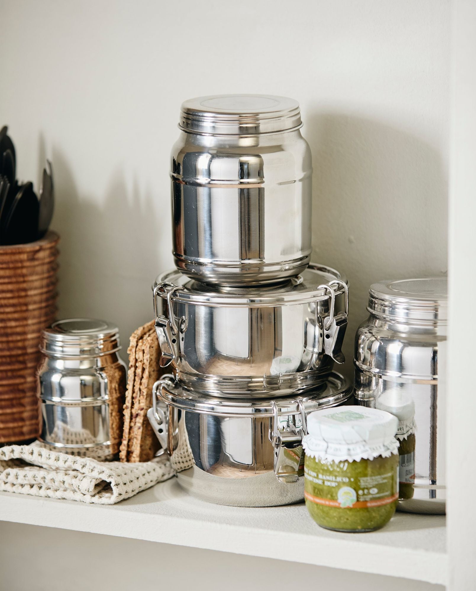 CANI oppbevaringsboks i rustfritt stål med lokk - 1800 ml