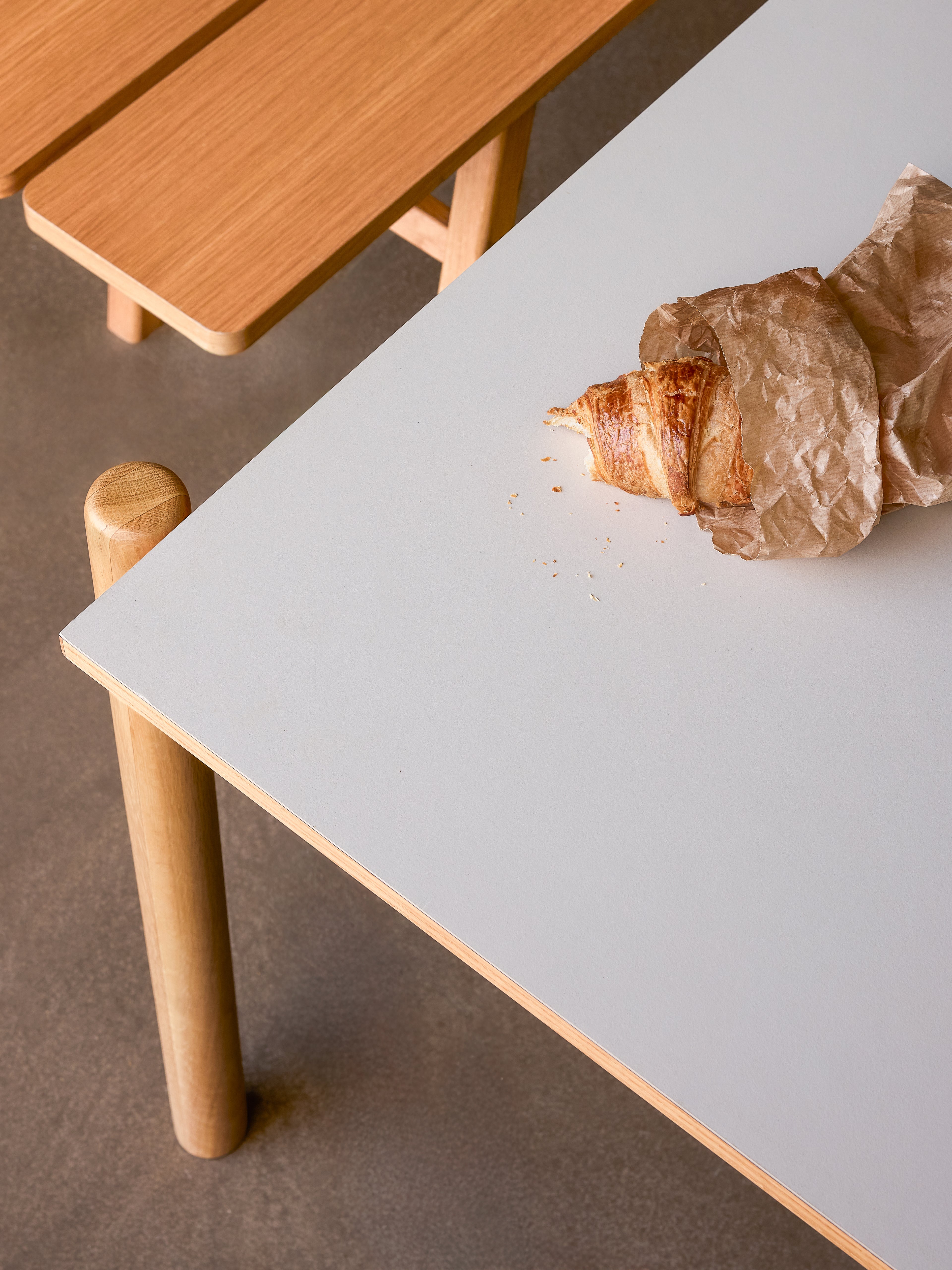 Skrå spisebord rektangulært grått - 190x107xh75cm