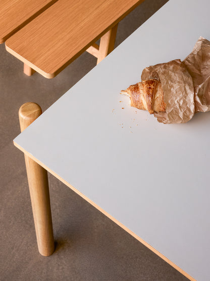 Skrå spisebord rektangulært grått - 190x107xh75cm