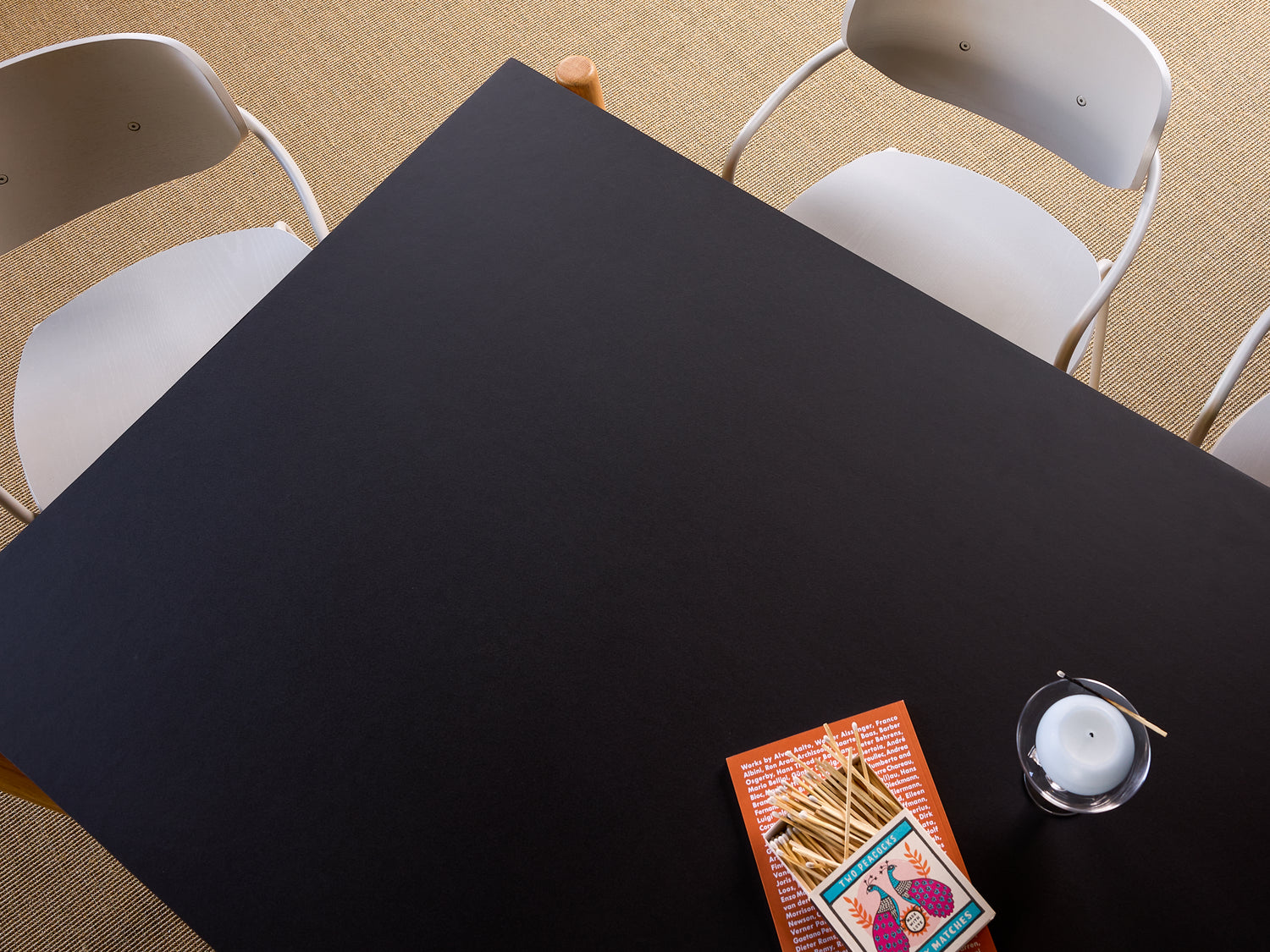 Skrå spisebord rektangulært sort - 190x107xh75cm