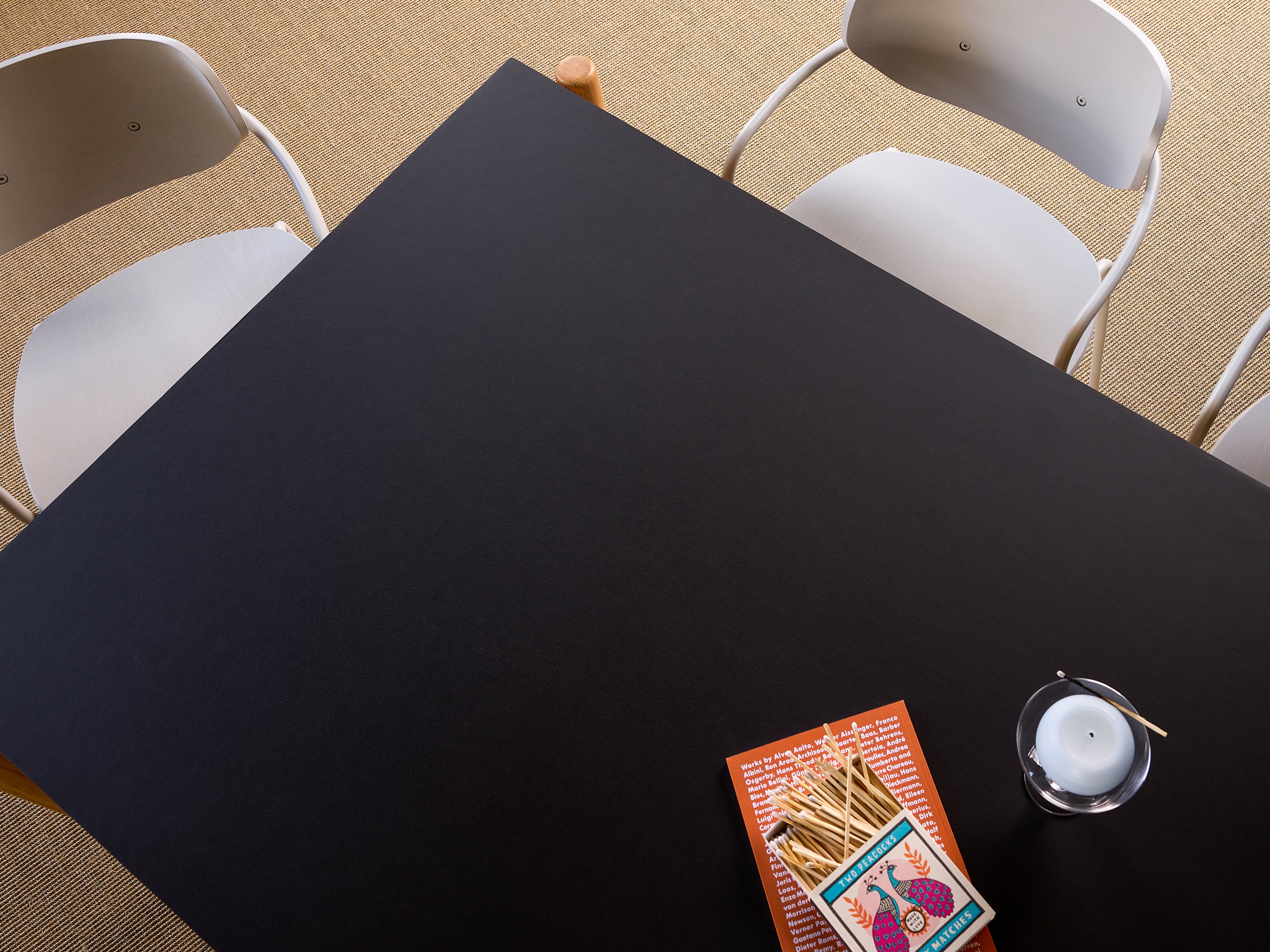 Skrå spisebord rektangulært sort - 190x107xh75cm