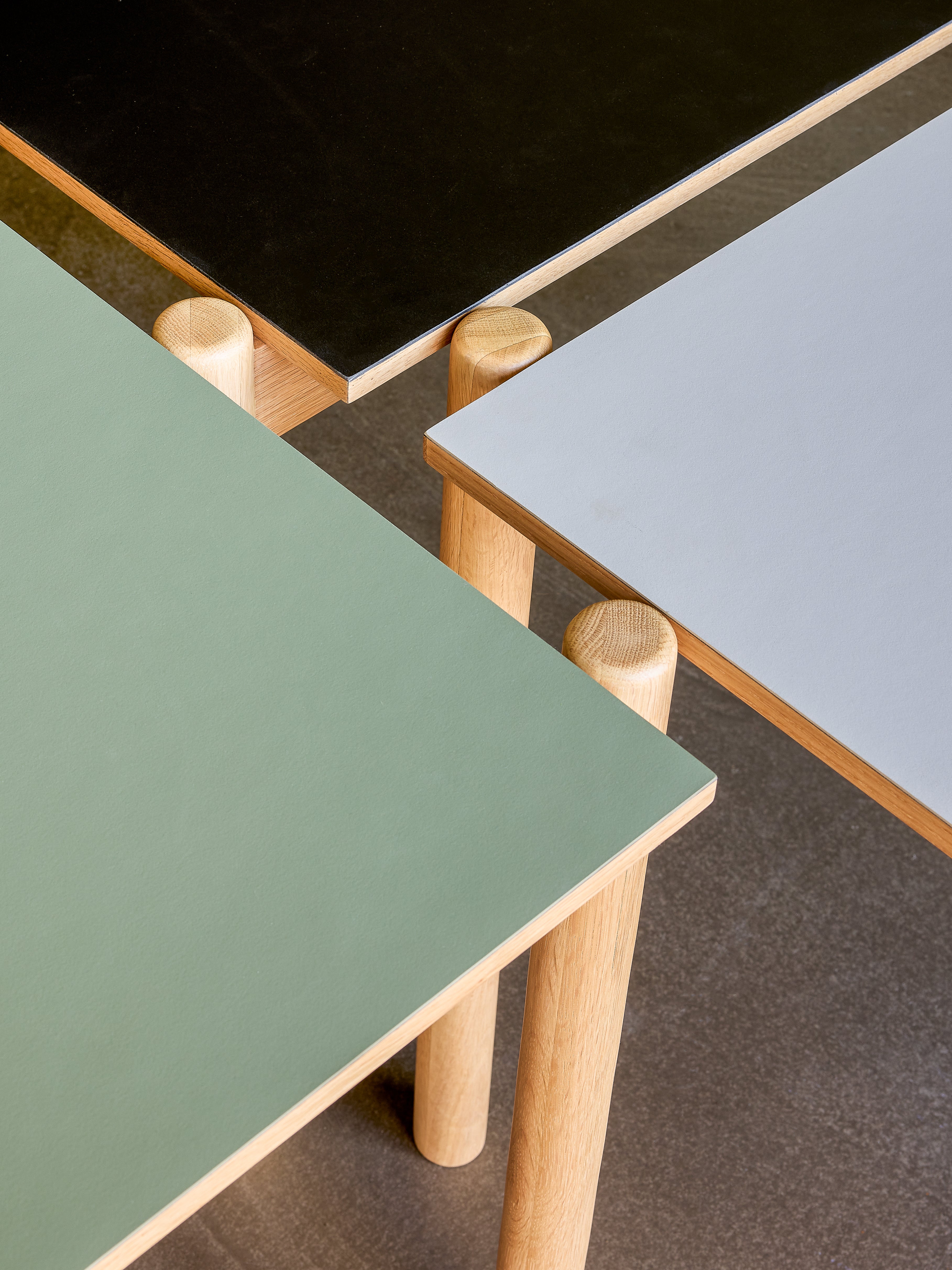 Skrå spisebord rektangulært sort - 190x107xh75cm