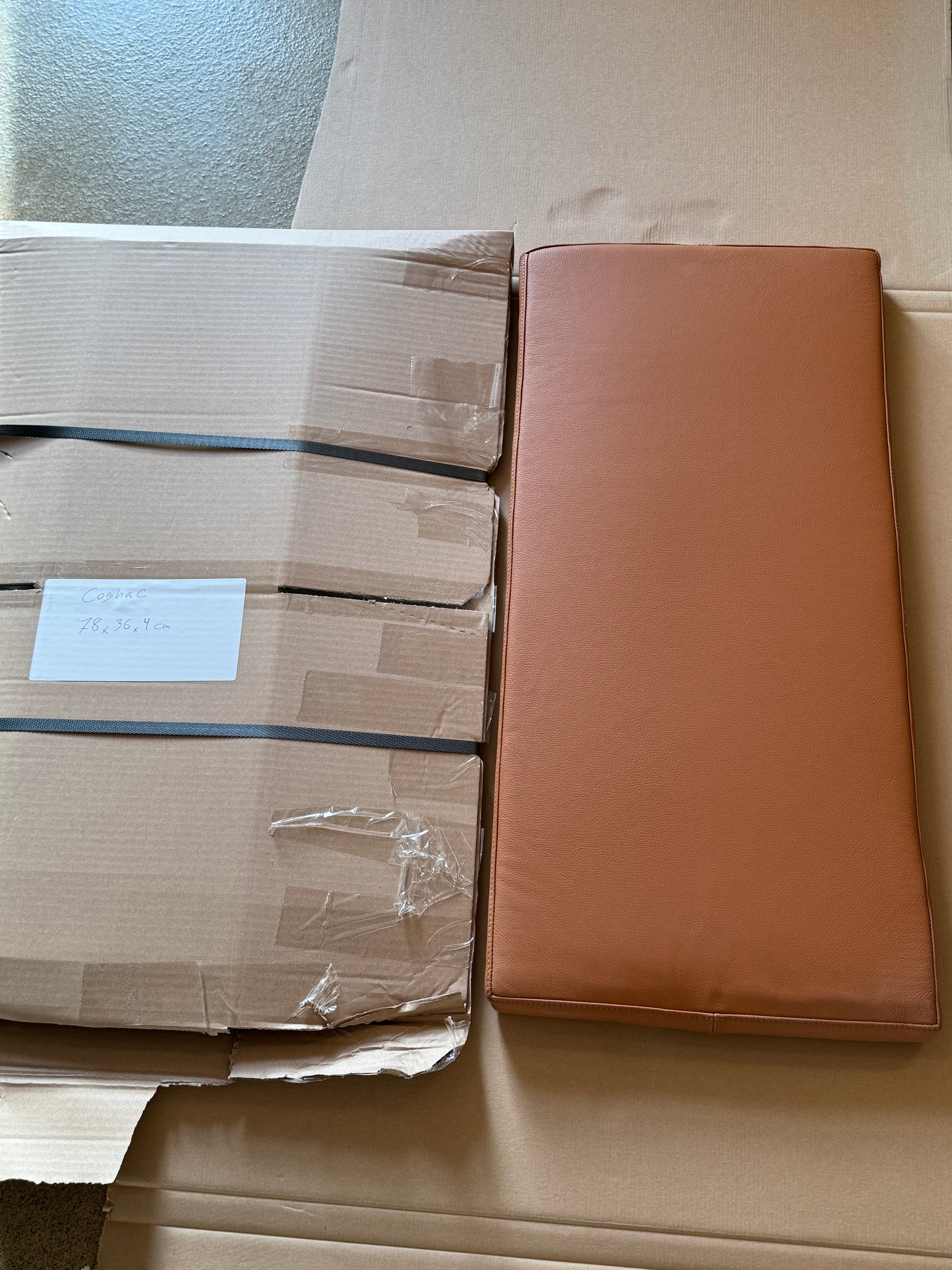 Cognac skinnpute 78x36x4 cm