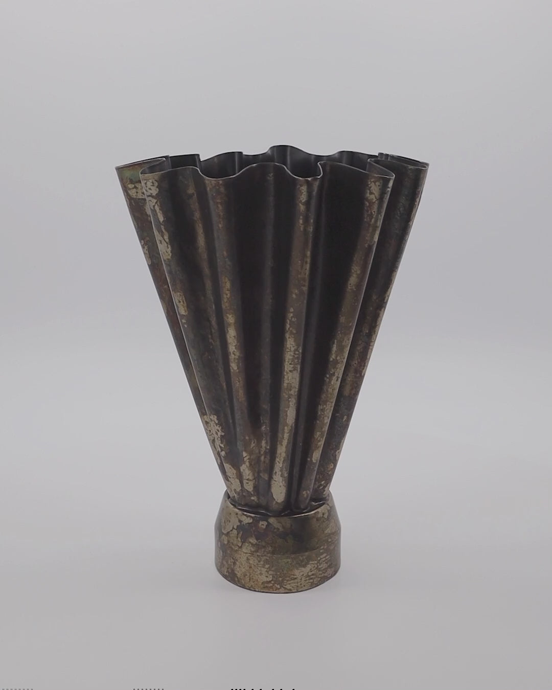 Vase, hdflood, antikkbrun