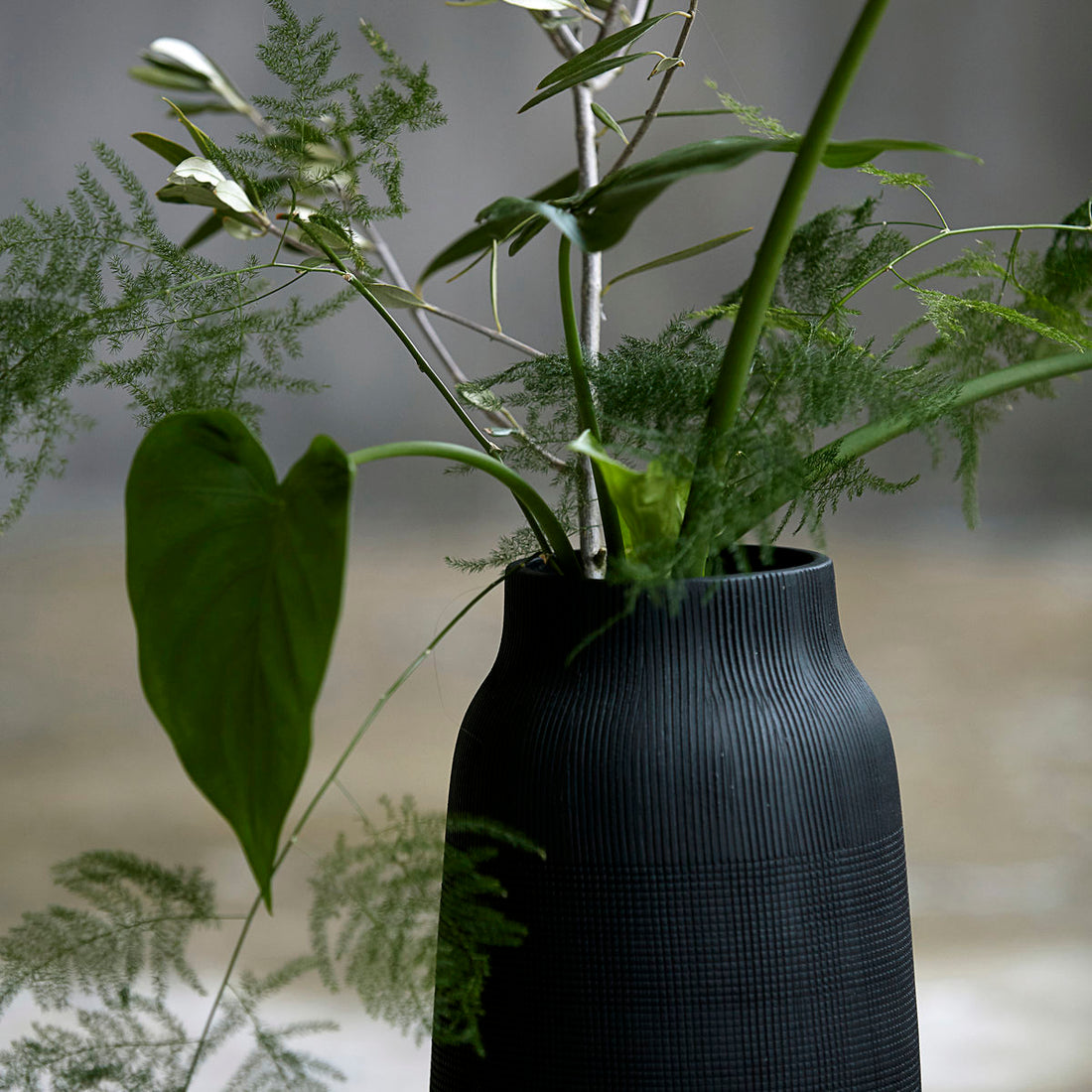 Huslege - Vase, Groove, Black - H: 35 cm, DIA: 16 cm