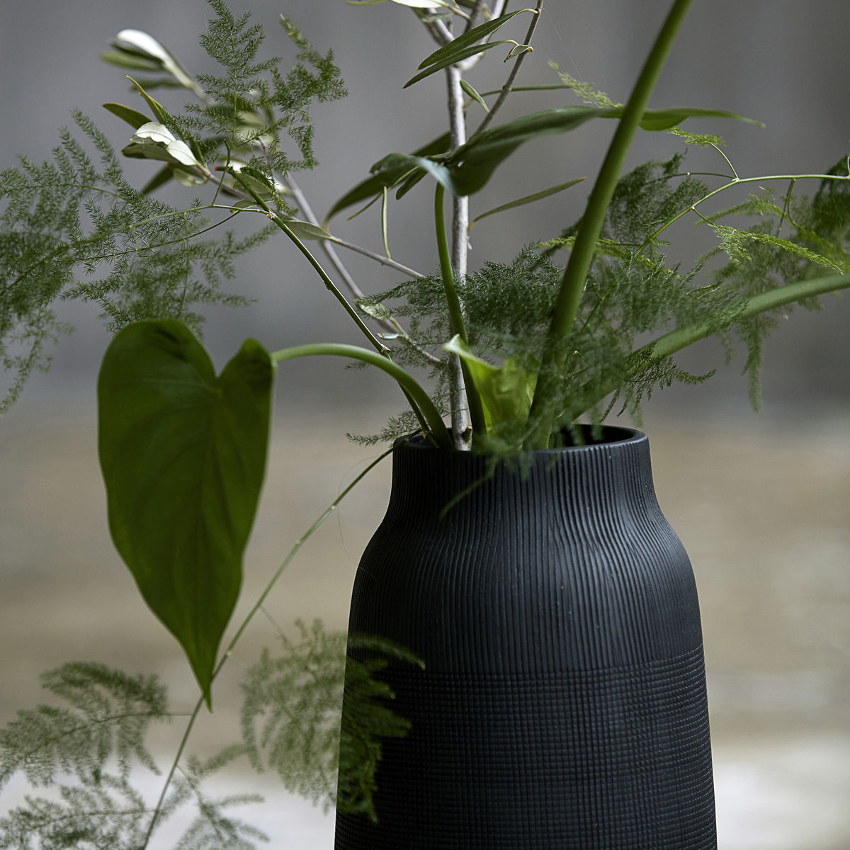 Huslege - Vase, Groove, Black - H: 35 cm, DIA: 16 cm