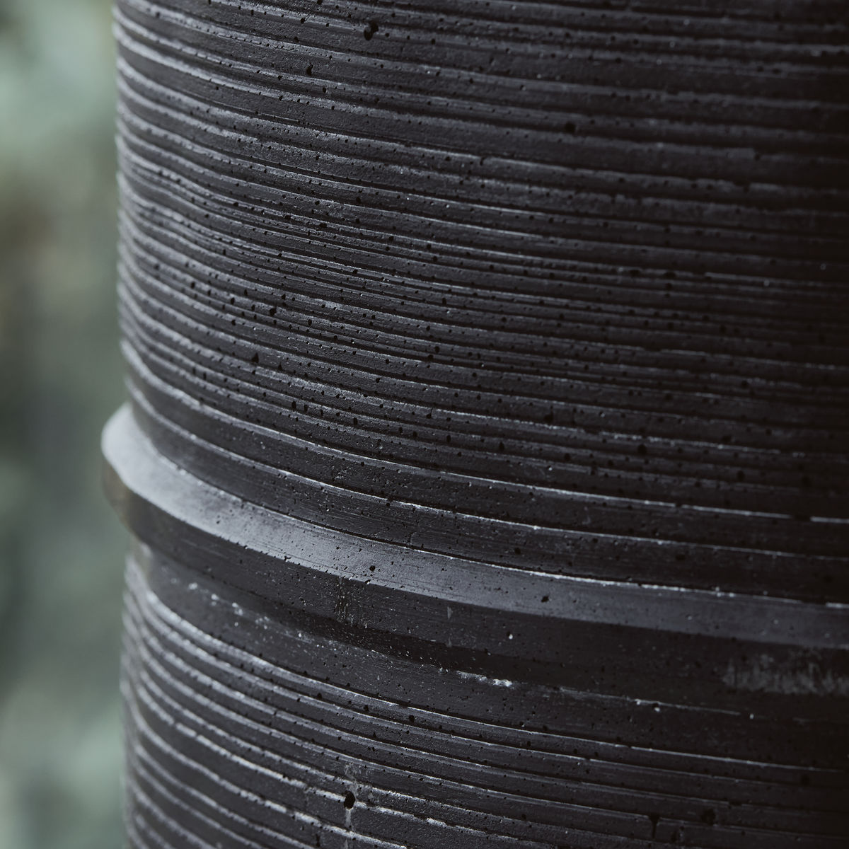 Huslege - Urtegryte, jord, betong - H: 28 cm, DIA: 28 cm