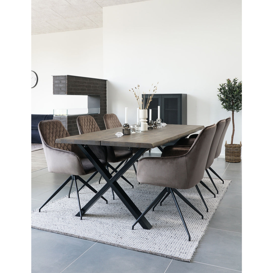 House Nordic - Harbo spisebordstol med svingbar fot