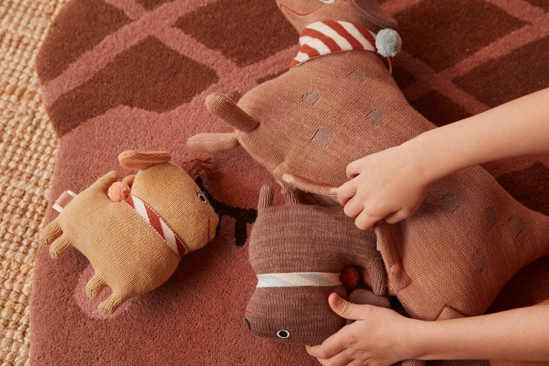 Oyoy Mini Hunsi Dog med to valper Coco &amp; Max - Multi
