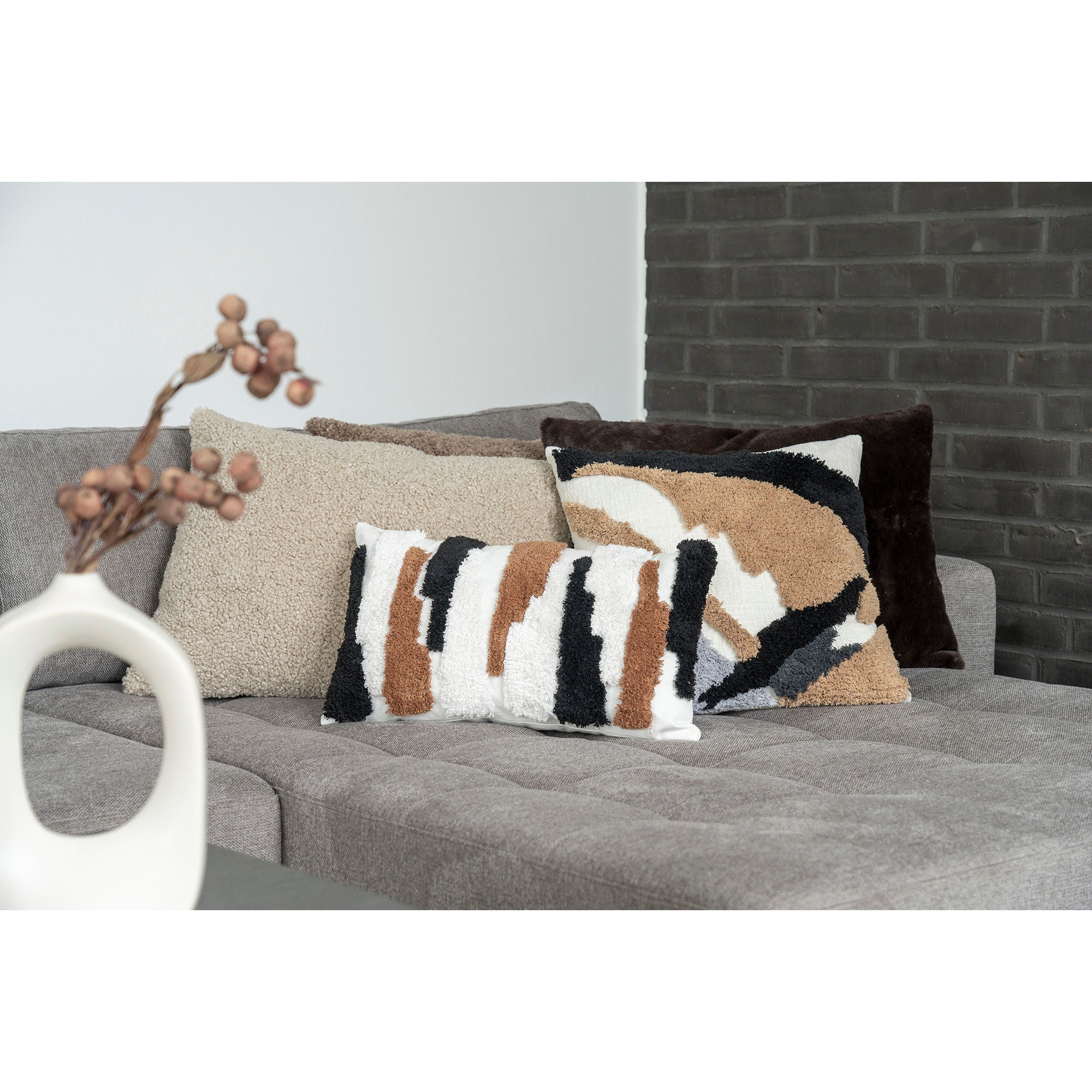 Evora Pillow - Pute, Dark Grey Artificial Fur, 45x60 cm - 1 - PCS