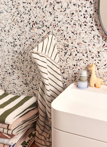 Oyoy mini raita håndkle med hette