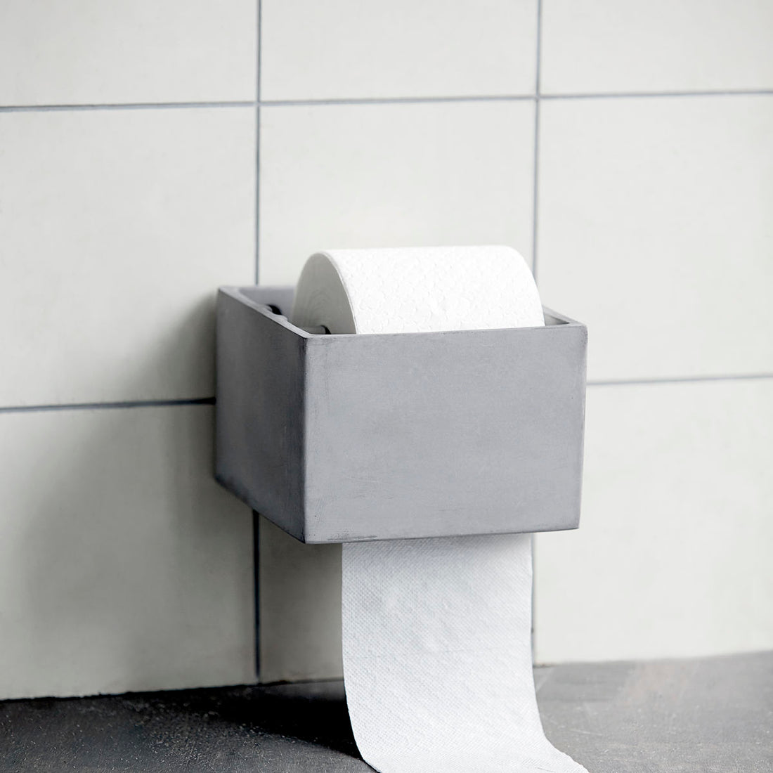 House Doctor-toalett papirholder, Cement-L: 15 cm, W: 14,5 cm, H: 10,5 cm